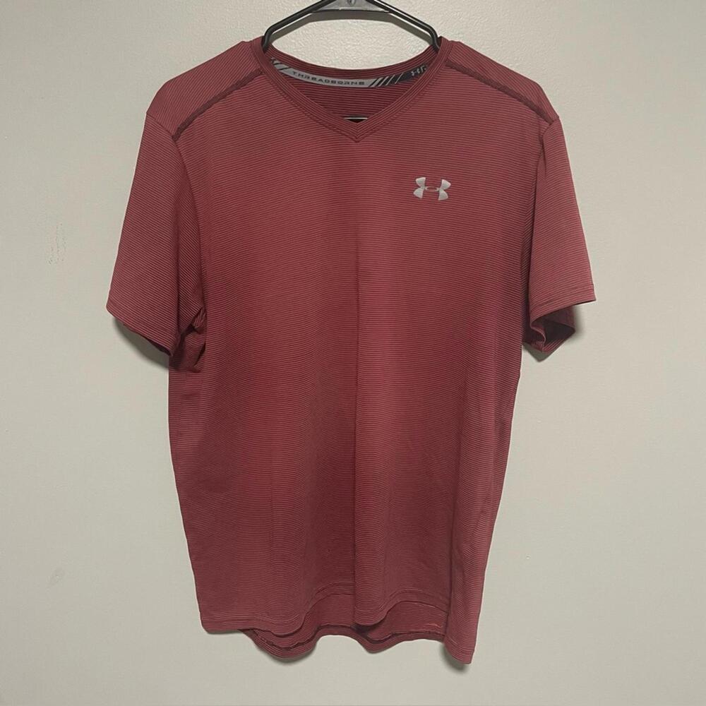 Under Armour Men's Red T-Shirt size large medium